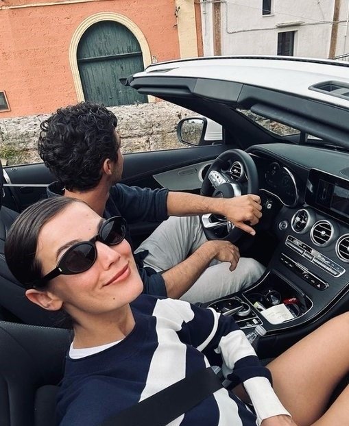 Pınar Deniz aileye girdi! Ufukta evlilik mi var?