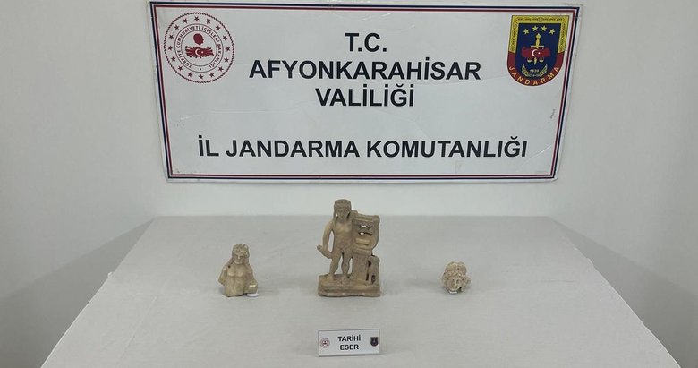 Afyonkarahisar’da Roma dönemine ait heykel ele geçirildi