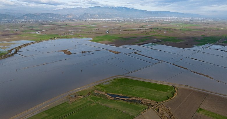 Büyük Menderes Nehri’nin taştığı bölge dronla görüntülendi
