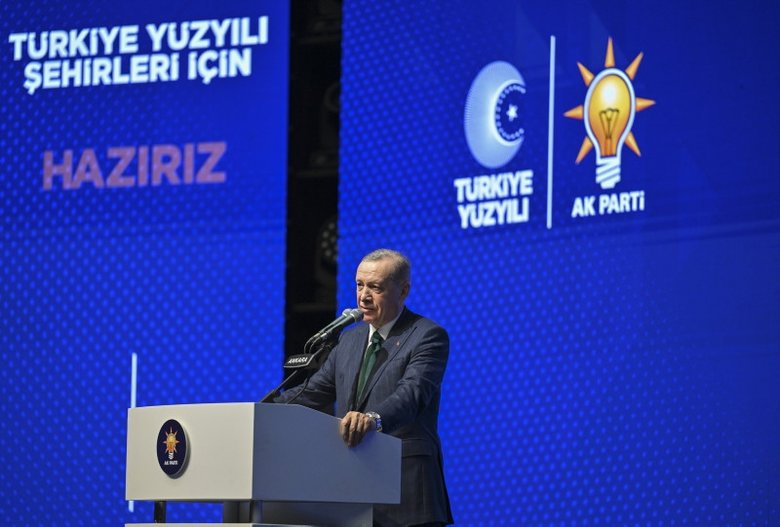 Başkan Erdoğan, İstanbul ilçelerinin AK Parti belediye başkan adaylarını açıkladı