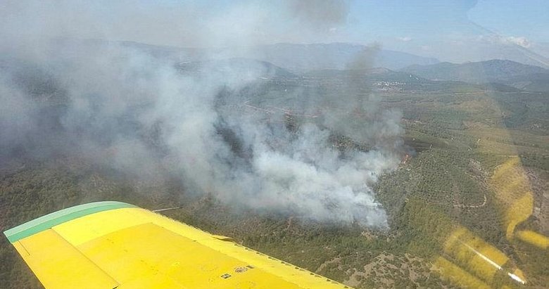 İzmir Bayındır’daki orman yangını ekipleri alarma geçirdi
