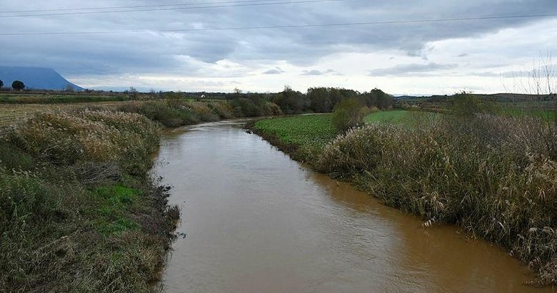 Kuraklıktan etkilenen Gediz Nehri’nin debisi yağışlarla yükseldi