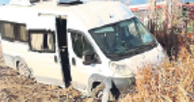 İşçi servisi şarampole yuvarlandı: 13 yaralı