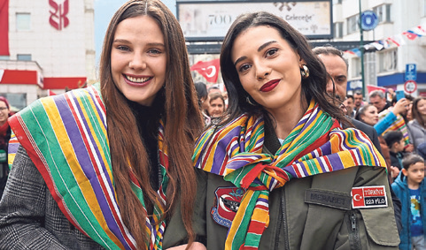 Kuruluş oyuncuları ile 700. yıl şöleni