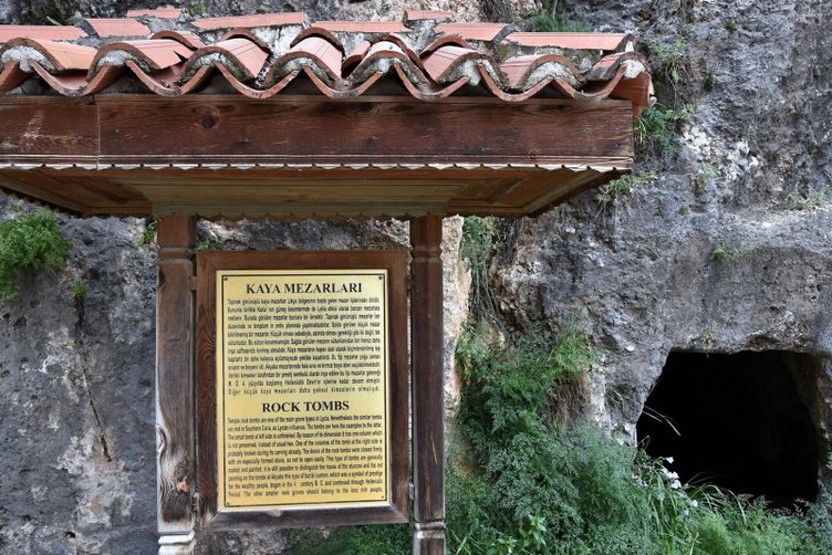 Muğla’da kaya mezarlarında tarihi ayıp