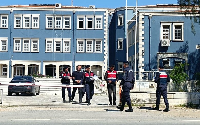 Eski vekilin oğlu anne katili oldu