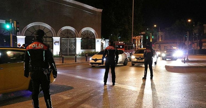 Sokağa çıkma kısıtlamasında İzmir’de kaç kişiye ceza yazıldı?