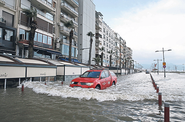 deniz tasti izmir batti gundemotuzbes