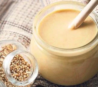 Su, tahin ve kuruyemişlerle anne sütünü artırabilirsiniz