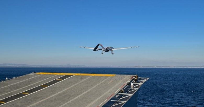 Bayraktar TB3, TCG Anadolu’ya iki kez daha iniş kalkış yaptı