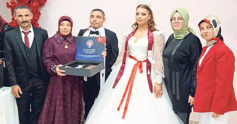 Çanakkale’de öldüren düğün! Cezayirli gelin altınları alıp kaçtı, damadın babası kendini astı