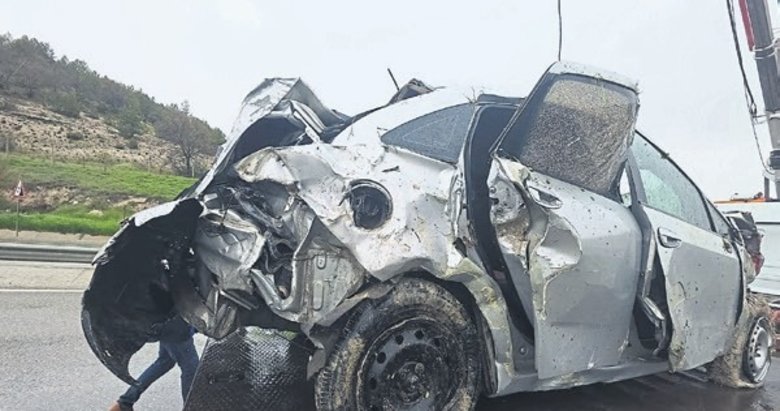 Porsuk Çayı’na uçan otomobildeki 1 kişi öldü