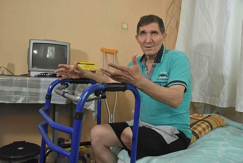 İzmir’de yaşayan adam cam kesiğini önemsemedi bacağından oldu!