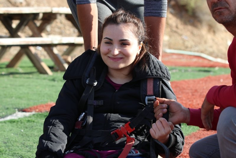 Engelli genç kızın yamaç paraşütü hayali Pamukkale’de gerçek oldu