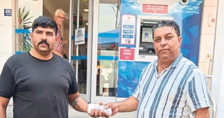 ATM’de unutulan para sahibine ulaştırıldı