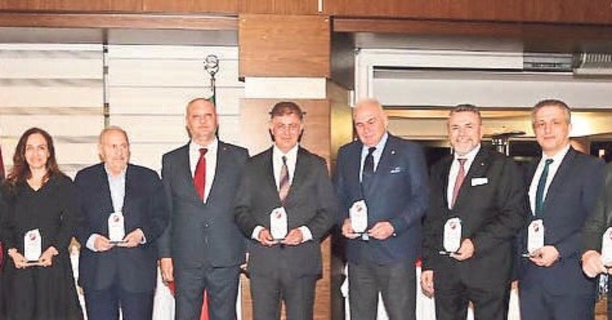 Karşıyaka kenetlendi