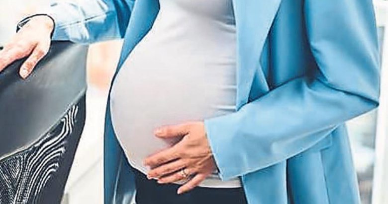 Kadınlar çocuk da yapacak kariyer de
