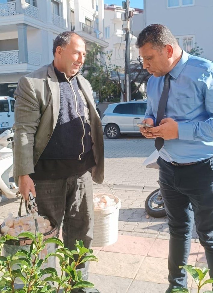 52 yıldır yumurta satarak geçiniyor