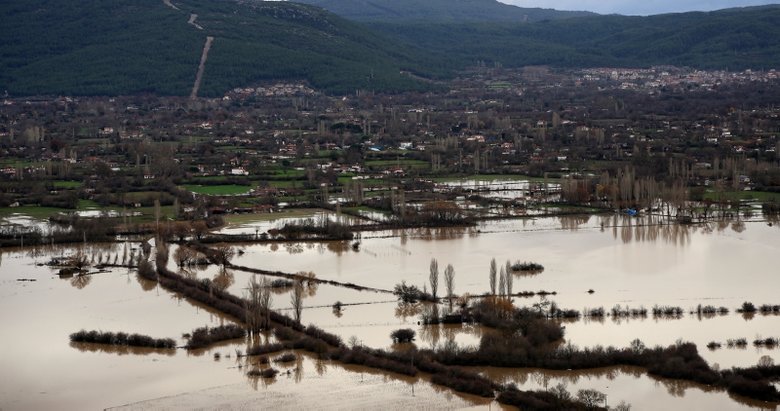 Muğla’da şiddetli yağış tarım arazilerini sular içinde bıraktı!