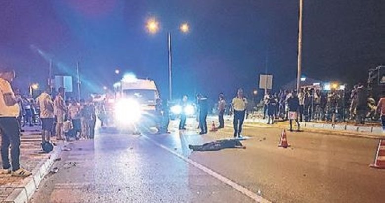 Motosikletle araba çarpıştı: 1ölü, 2 yaralı