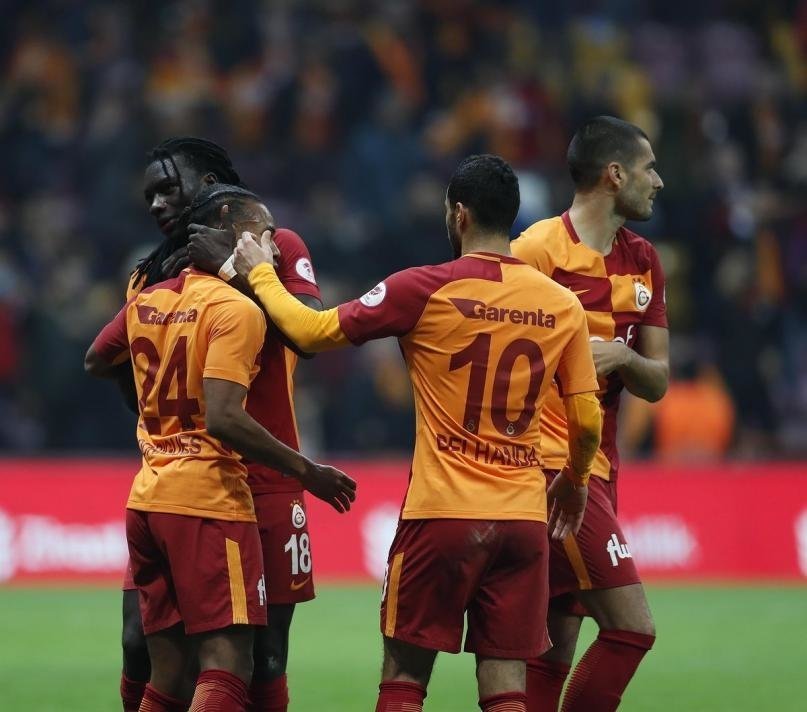 Galatasaray’da 6 ismin bileti kesildi