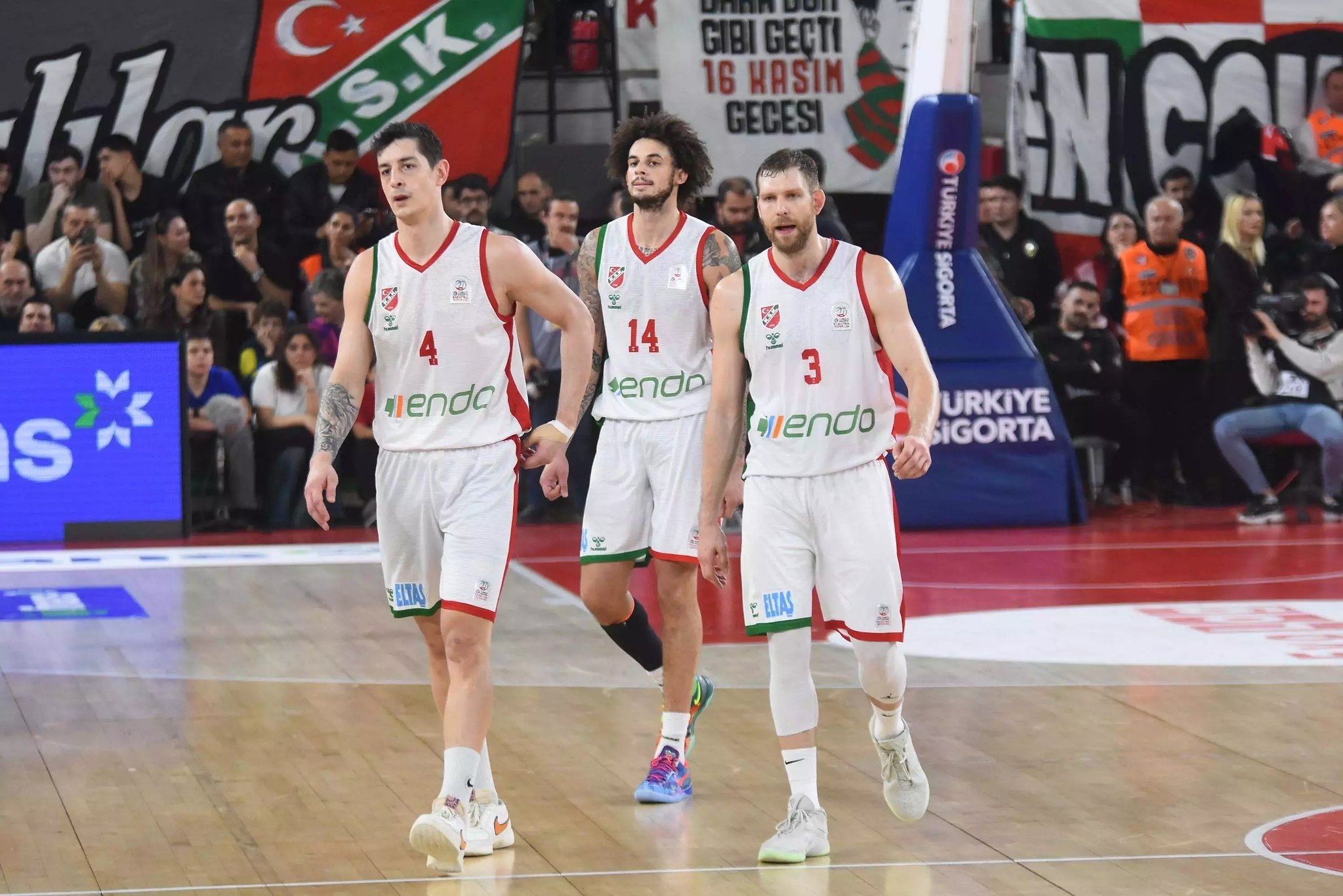 Karşıyaka'da istifa depremi