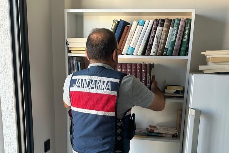 İzmir merkezli 5 ilde terör operasyonu: 18 örgüt üyesi tutuklandı