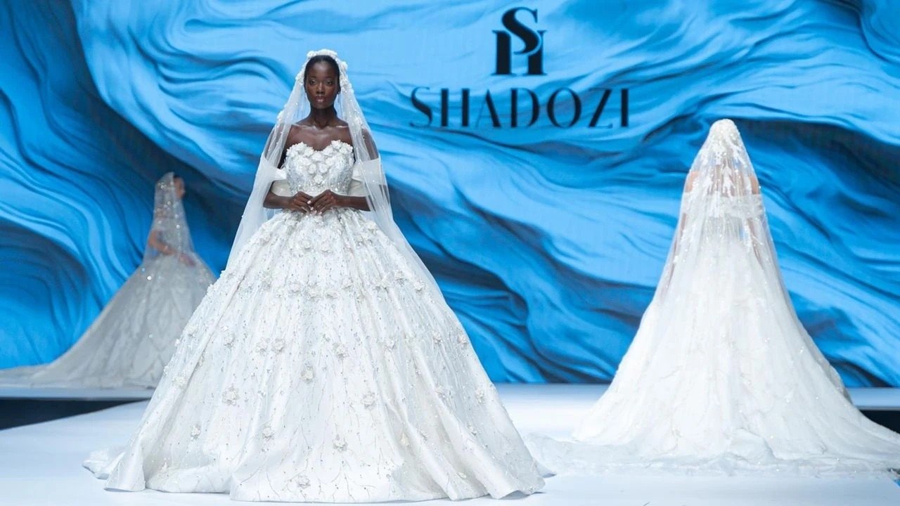 İzmir'de gelinlik şöleni