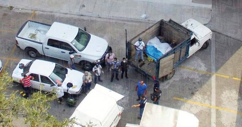 Meksika’da kamyonette 9 ceset bulundu