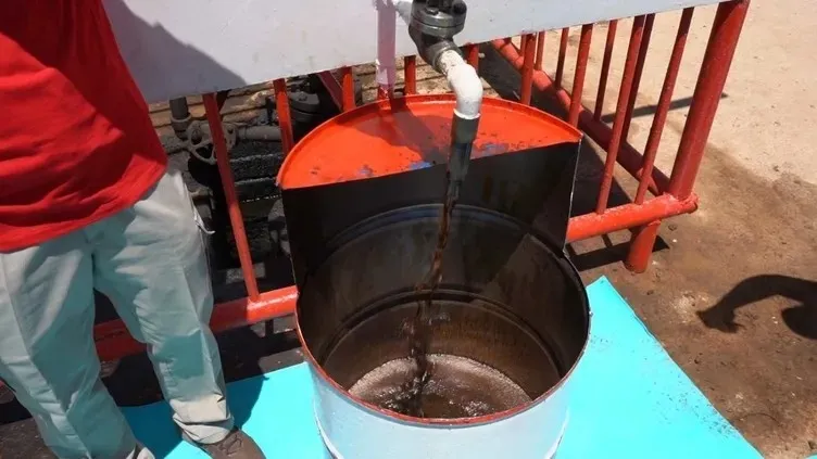 kaya-petrolunde-ilk-mujde-geldi-4-bin-metre-derinlikten-cikariliyor-1787465052623.jpeg