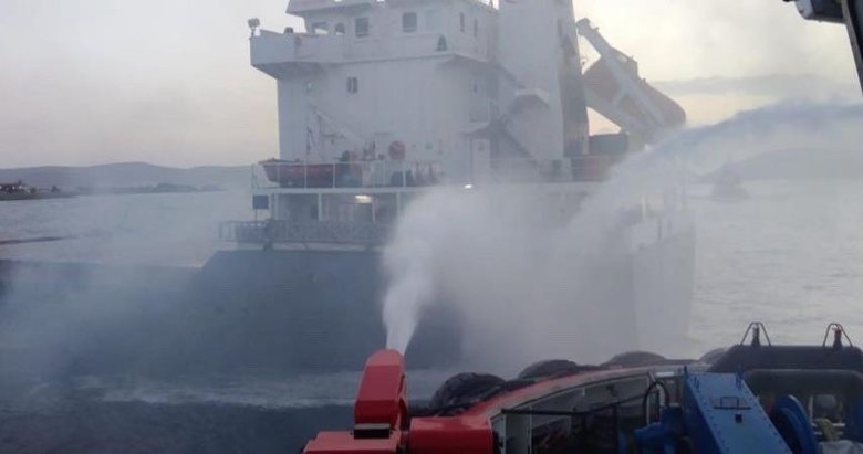 Çanakkale Boğazı’nda yanan gemi, liman bölgesine demirletildi