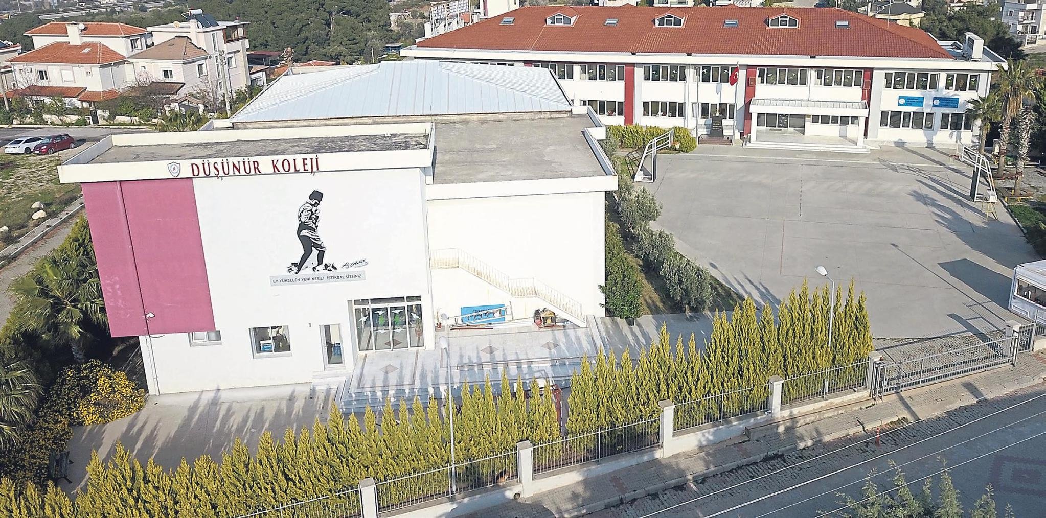 Dusunur Koleji Nin 35 Okulu Izmir Guzelbahce De Aciliyor