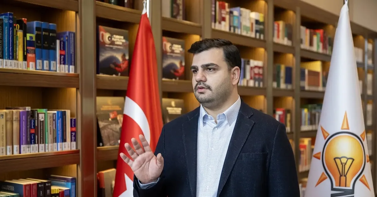 AK Partili İnan, İzmir Büyükşehir Belediyesi'ni Eleştirdi: Yerel Yönetim Çöpleri Toplayamıyor