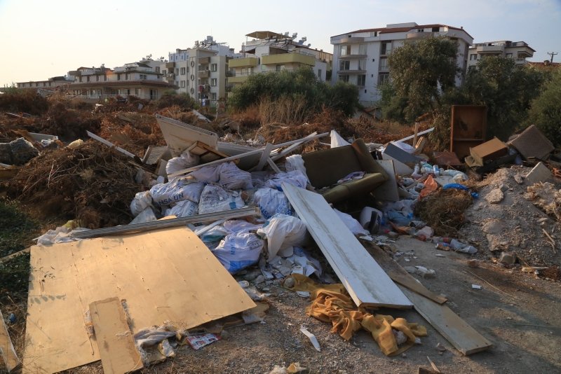 Muğla Milas’ta CHP’li belediyeye tepki yağıyor! Çöp dağları oluştu...