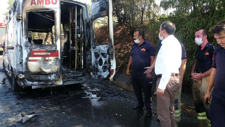 Ambulansta yangın dehşeti! İçinde hasta varken alev aldı