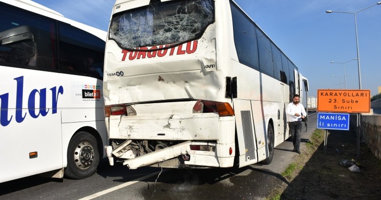 Son dakika: İzmir’de tırla yolcu otobüsü çarpıştı: 4 yaralı