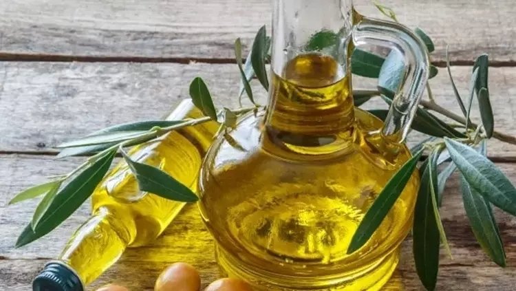 Doğal tırnak bakımıyla güçlü tırnaklara kavuşun: Tırnakları en iyi ne besler?