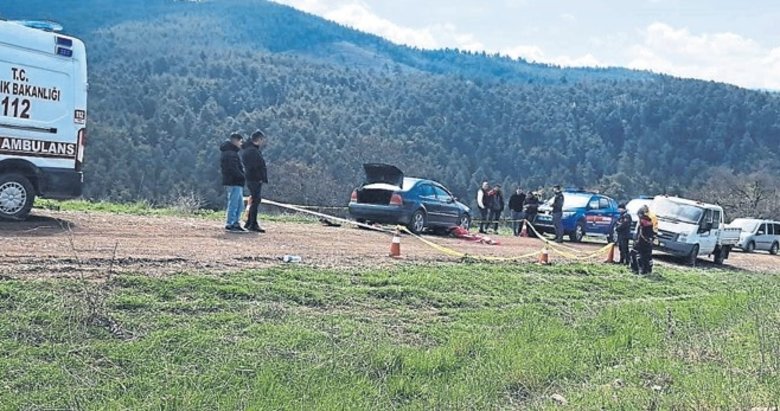 Tamir ettiği aracının altında ezilerek can verdi