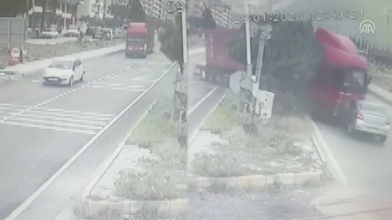 Hemzemin geçitte TIR dehşeti