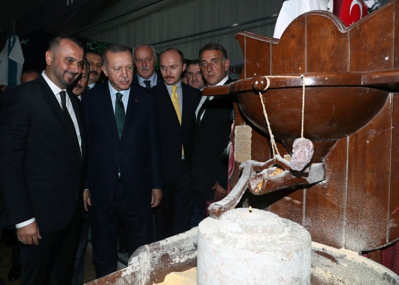 Başkan Erdoğan, Rize Tanıtım Günleri stantlarını tek tek ziyaret etti