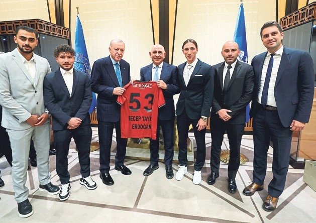 Başkan Erdoğan ligin yenilerini Külliye’de kabul etti