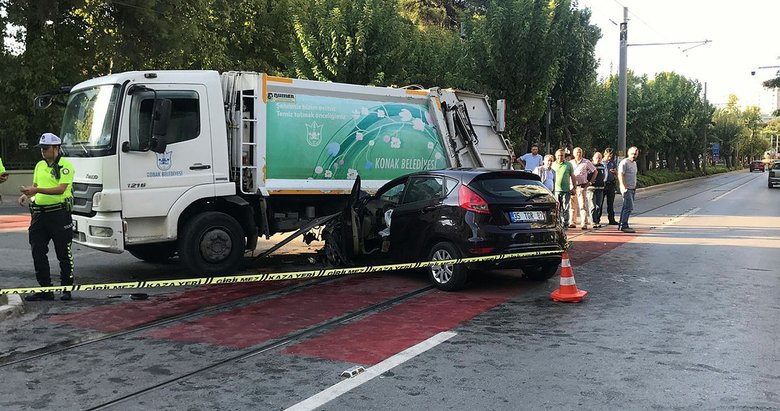 İzmir’de trafik kazası: 2 ölü, 2 yaralı