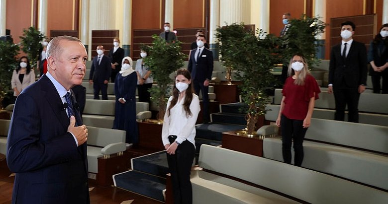 Son dakika: Başkan Erdoğan, Kütüphane Söyleşileri’nde gençlerle bir araya geldi