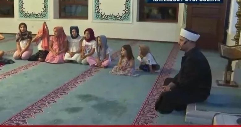 Hasan Kalyoncu Camii yaz kursunda farklı eğitim... Hem eğleniyorlar hem de Kur’an öğreniyolar