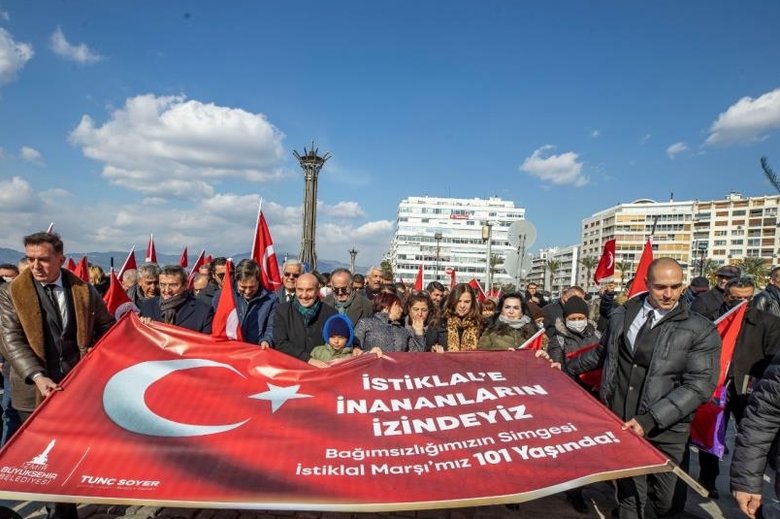 İzmir’de İstiklal Marşı’nın kabulünün yıldönümü coşkuyla kutlandı