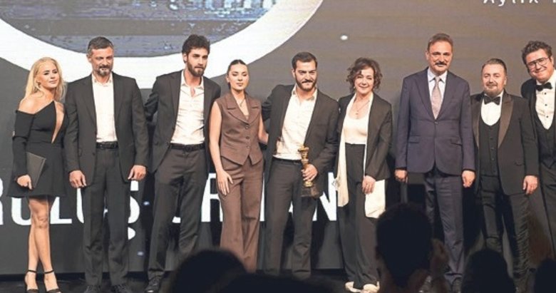 atv’ye ödül yağmuru