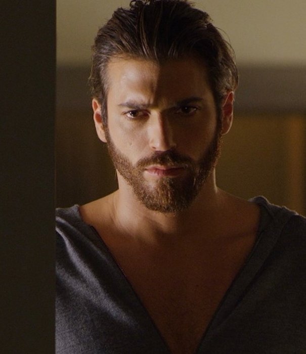 Can Yaman İtalya’da yardım kampanyası başlattı