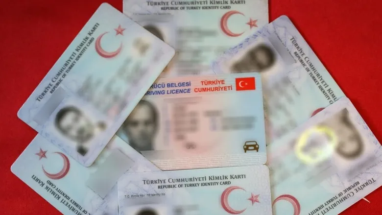 kimlik-ve-diploma-tasima-derdi-bitebilir-yeni-sistem-icin-tarih-verildi-1793192269971.jpeg