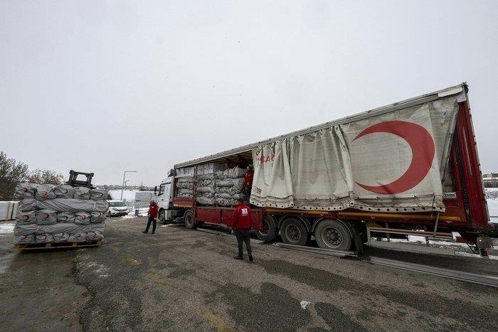 Türk Kızılay Genel Başkanı Kınık duyurdu! Tüm ilk yardım malzemelerini deprem bölgesine sevk ettiklerini bildirdi