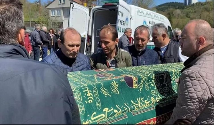 Ünlü oyuncu Şehsuvar Aktaş’ın babası ve üvey annesi son yolculuğuna uğurlandı